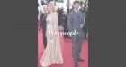 Cannes 2021 : Virginie Efira gracieuse et décolletée, son compagnon Niels Schneider en soutien