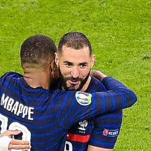 Kylian Mbappé et Karim Benzema lors du match de l'UEFA Euro 2020 opposant l'Allemagne à la France au stade Allianz Arena à Munich, Allemagne, le 15 juin 2021. © Federico Pestellini/Panoramic/Bestimage