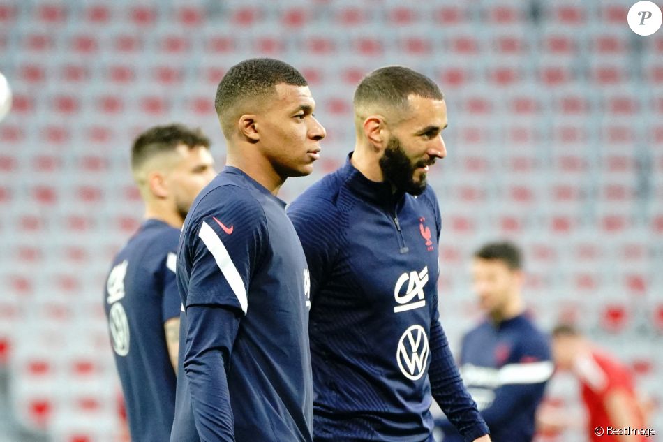 Static1 Purepeople Com Articles 7 44 46 07 Kylian Mbappe Et Karim Benzema Lors Du M 950x0 2 Jpg