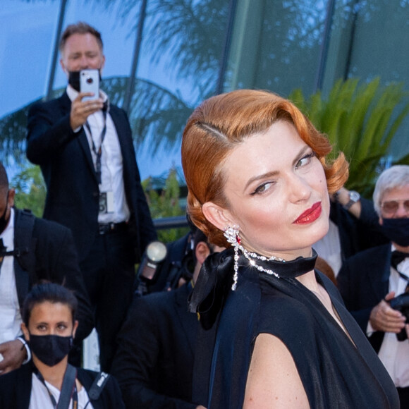 Elodie Frégé - Montée des marches du film "Benedetta" lors du 74ème Festival International du Film de Cannes. Le 9 juillet 2021 © Borde-Jacovides-Moreau / Bestimage 