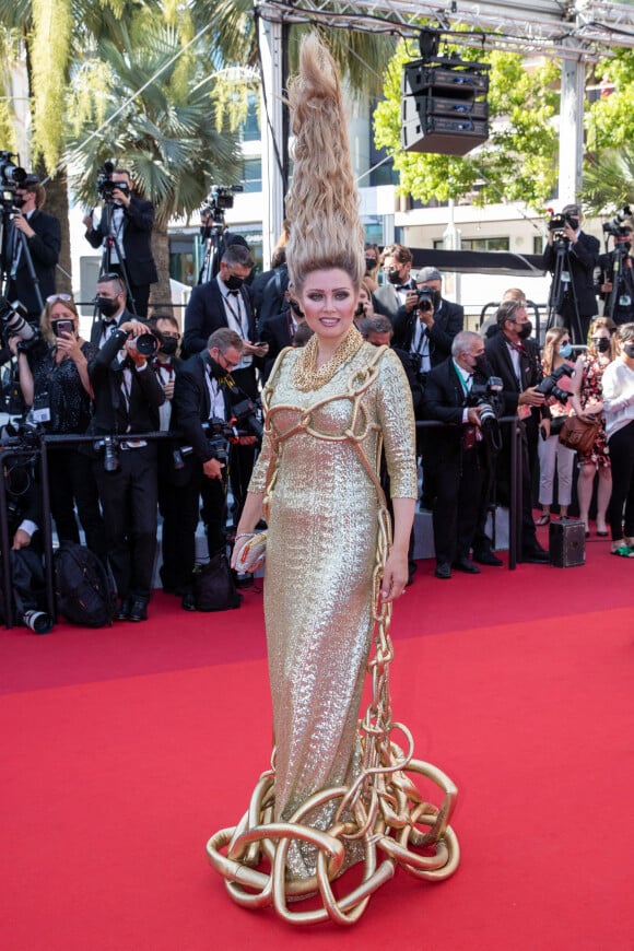 Elena Lenina - Montée des marches du film "Benedetta" lors du 74ème Festival International du Film de Cannes. Le 9 juillet 2021 © Borde-Jacovides-Moreau / Bestimage