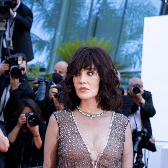 Isabelle Adjani - Montée des marches du film " De son vivant " lors du 74ème Festival International du Film de Cannes. Le 10 juillet 2021 © Borde-Jacovides-Moreau / Bestimage 