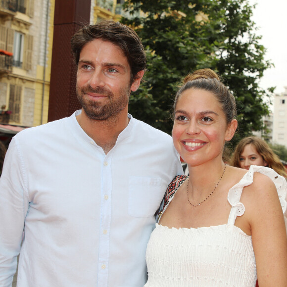 Tom Leeb et sa soeur Elsa Leeb (enceinte) à la première du film "Boite Noire" dans le cadre du Festival CINEROMAN au cinéma Pathé Gare du Sud à Nice, France, le 19 juin 2021. © Denis Guignebourg/Bestimage 