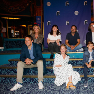 Catherine Alric, Maud Imbert, Benjamin Bellecour and Gregoire Bonnet, (Bottom L-R) Jean-Baptiste Puech, Charlie Bruneau, Alex Terrier, Victor Meutelet - Photocall de "Le Mensonge" lors du Festival de la Fiction TV "Edition spéciale - 3 jours à Paris" aux Folies Bergère à Paris, le 18 septembre 2020. © Christophe Clovis / Bestimage