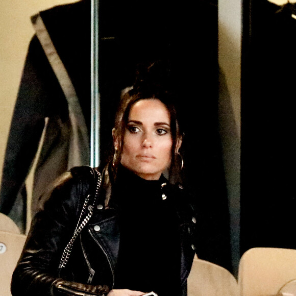 Capucine Anav dans les tribunes des internationaux de tennis de Roland Garros avec son père Didier à Paris le 29 septembre 2020. Capucine s'est faite reprendre six fois par la sécurité car elle enlève a enlevé son masque. © Dominique Jacovides / Bestimage 