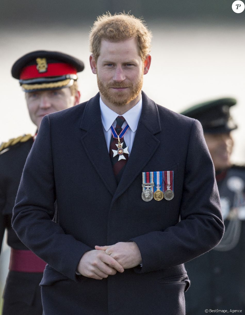 Le prince Harry participe à la Parade Souveraine à l'Académie Militaire Royale de Sandhurst au Royaume-Uni, le 15 décembre 2017.