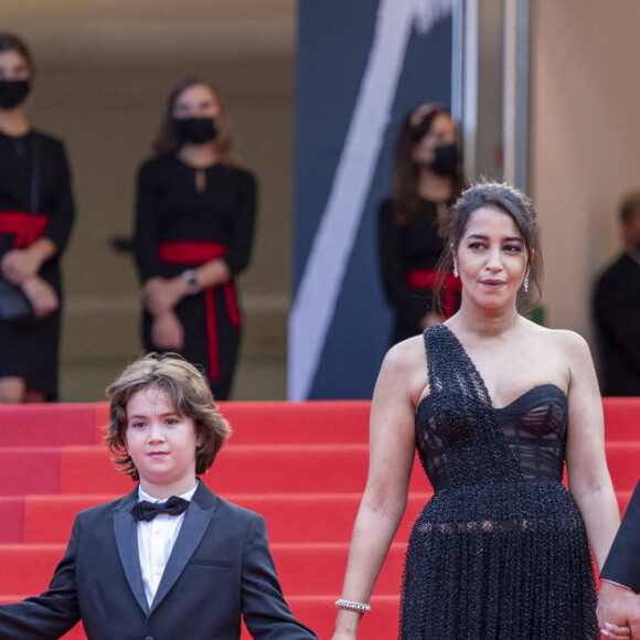 Joachim Lafosse, Gabriel Merz Chammah, Leïla Bekhti, Damien Bonnard - Montée des marches du film "Les intranquilles" lors du 74e Festival International du Film de Cannes. Le 16 juillet 2021. © Borde-Jacovides-Moreau / Bestimage