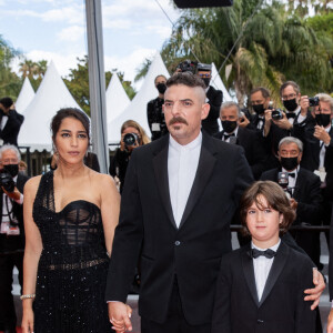 Leïla Bekhti, Damien Bonnard, Gabriel Merz Chammah - Montée des marches du film "Les intranquilles" lors du 74e Festival International du Film de Cannes. Le 16 juillet 2021. © Borde-Jacovides-Moreau / Bestimage