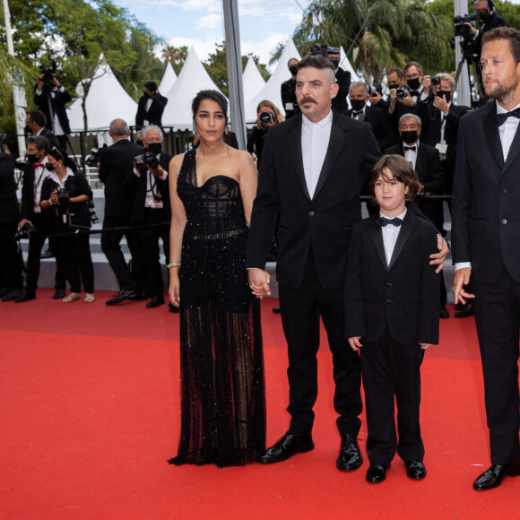 Damien Bonnard, Leïla Bekhti, Joachim Lafosse, Gabriel Merz Chammah - Montée des marches du film "Les intranquilles" lors du 74e Festival International du Film de Cannes. Le 16 juillet 2021. © Borde-Jacovides-Moreau / Bestimage