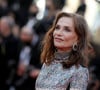 Isabelle Huppert - Montée des marches du film "Aline" lors du 74e Festival International du Film de Cannes. © Borde-Jacovides-Moreau / Bestimage