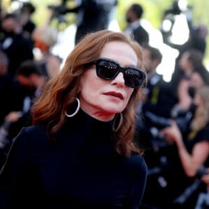 Isabelle Huppert - Montée des marches du film "Tout s'est bien passé" lors du 74e Festival International du Film de Cannes. Le 7 juillet 2021. © Borde-Jacovides-Moreau / Bestimage