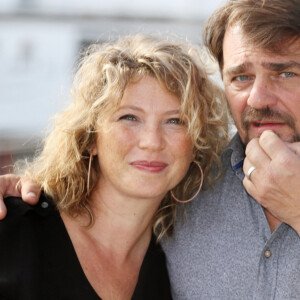 Thierry Godard et Cécile Bois - Photocall du téléfilm "Meurtre à Sarlat" lors de la 19e édition du Festival de la Fiction TV de la Rochelle. Le 16 septembre 2017. © Patrick Bernard/Bestimage