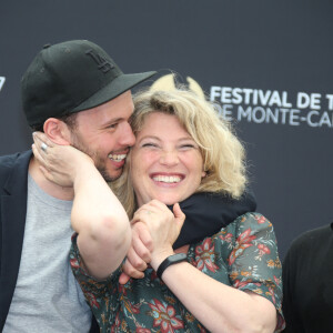 Ali Marhyar, Cécile Bois et Raphaël Lenglet - Photocall de "Candice Renoir" lors du 57e Festival de la télévision de Monté-Carlo. Le 17 juin 2017. © Denis Guignebourg / Bestimage