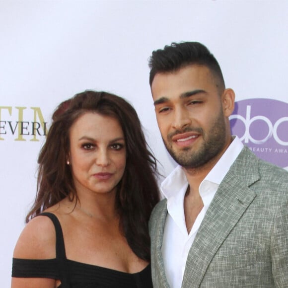 Britney Spears et son compagnon Sam Asghari sur le tapis rouge "The Daytime Beauty Awards" à Los Angeles Le 20 septembre 2019