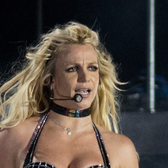 Britney Spears sur la scène du "Pride Festival" dans le Preston Park à Brighton, le 4 août 2018.