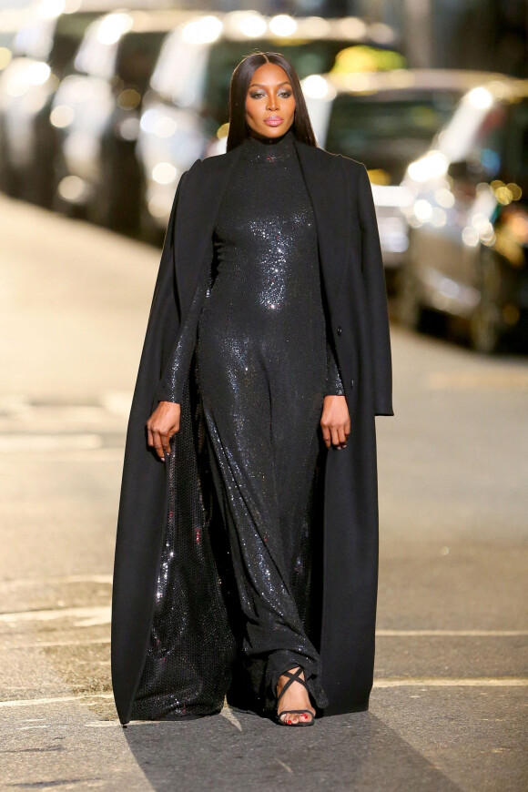 Naomi Campbell - Défilé de mode "Michael Kors" dans une rue de Times Square à New York. Le 8 avril 2021.