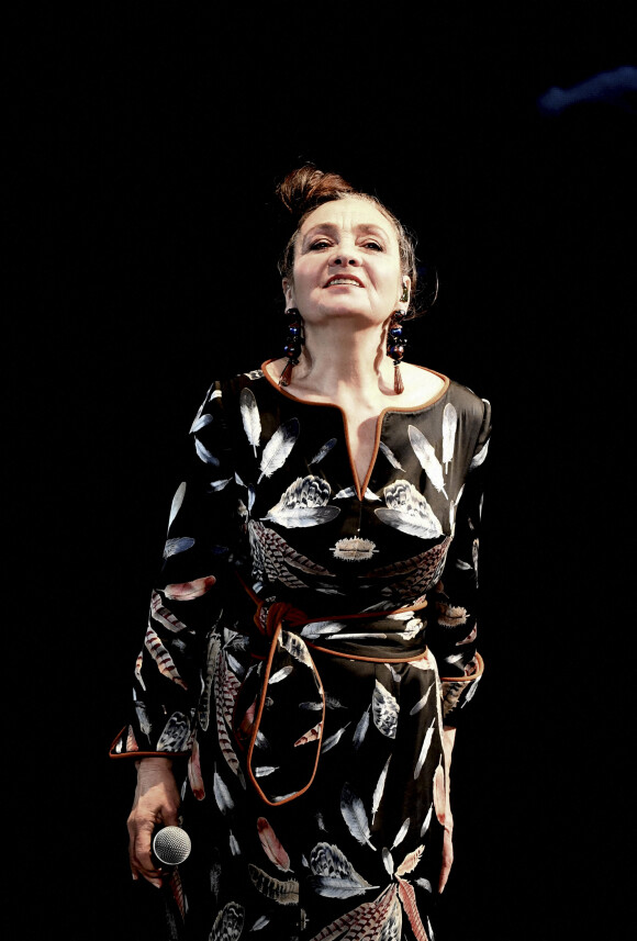 Catherine Ringer sur scène lors de la 46ème cérémonie des César à l'Olympia à Paris le 12 mars 202. © Bertrand Guay/ Pool / Bestimage