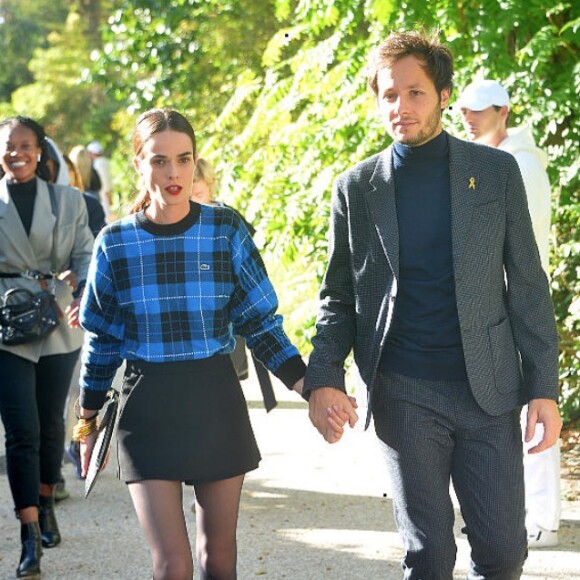 Semi-Exclusif - Vianney et sa compagne Catherine Robert au défilé Lacoste lors de la Fashion Week de Paris, le 1er octobre 2019. © Veeren Ramsamy-Christophe Clovis/Bestimage