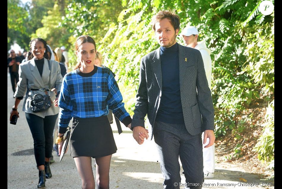 Semi-Exclusif - Vianney et sa compagne Catherine Robert au défilé Lacoste lors de la Fashion Week de Paris, le 1er octobre 2019. © Veeren Ramsamy-Christophe Clovis/Bestimage