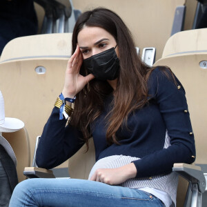 Vianney et sa compagne Catherine Robert dans les tribunes des Internationaux de France de tennis de Roland Garros à Paris, France, le 5 juin 2021. © Dominique Jacovides/Bestimage