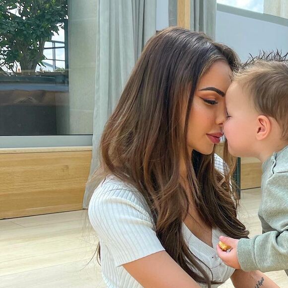 Nabilla Vergara et son fils Milaan.