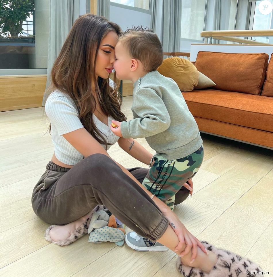 Nabilla Vergara et son fils Milaan.