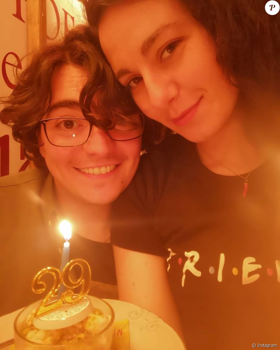 Giovanni Amura fête ses 29 ans avec sa compagne Rossella Rivoli.