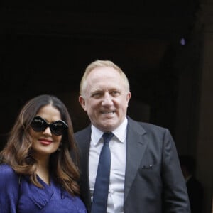 Salma Hayek et son mari François-Henri Pinault - Sortie du défilé Balenciaga "Collection Haute-Couture Automne/Hiver 2021-2022" à Paris, le 7 juillet 2021. © Clovis-Veeren/Bestimage