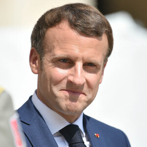 Le président de la République, Emmanuel Macron lors de la cérémonie d'adieu aux armes du Général François Lecointre, à l'hôtel national des Invalides © Eliot Blondet / Pool / Bestimage