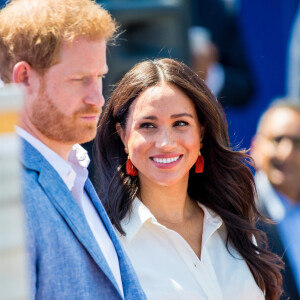 Le prince Harry, duc de Sussex, et Meghan Markle, duchesse de Sussex, visitent l'association "Yes" (Youth Employment Service) qui oeuvre pour résoudre le problème du chômage des jeunes en Afrique du Sud. Johannesburg, le 2 octobre 2019.