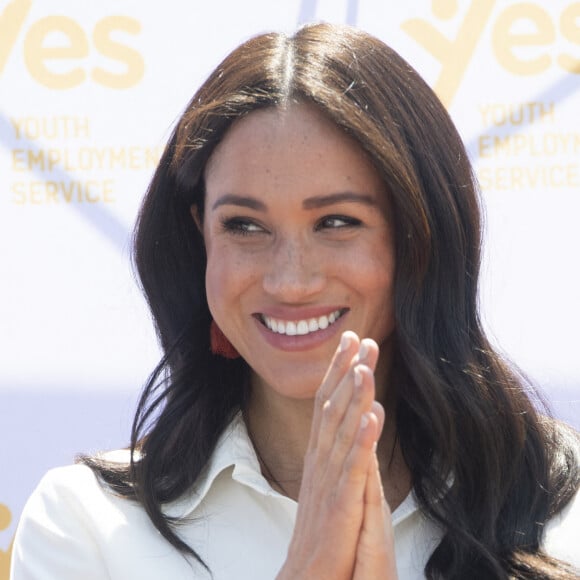 Meghan Markle, duchesse de Sussex, rencontre des jeunes entrepreneurs locaux à Tembisa près de Johannesburg, le 2 octobre 2019.