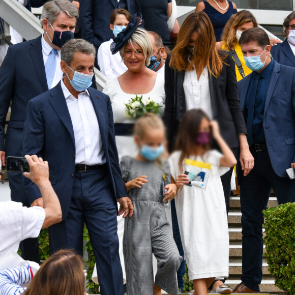 Nicolas Sarkozy, sa femme Carla Bruni, leur fille Giulia avec une amie - Mariage du maire de La Baule, Franck Louvrier avec Sophie Jolivet à l'hôtel de Ville de La Baule, le 5 septembre 2020. © Sébastien Valiela/Bestimage