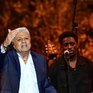 Sur scène le chanteur Enrico Macias - "Africa , le Grand Concert" diffusé le 29 juillet sur France 2 à 21:05 © Jean-René Santini / Bestimage 