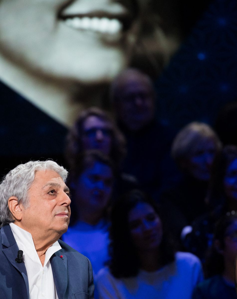 Enrico Macias - Enregistrement de l'émission "La Boîte à secrets 3" à Paris, présentée par F.Bollaert, et qui sera diffusée le 7 février sur France 3. Le 22 janvier 2020 © Tiziano Da Silva / Bestimage