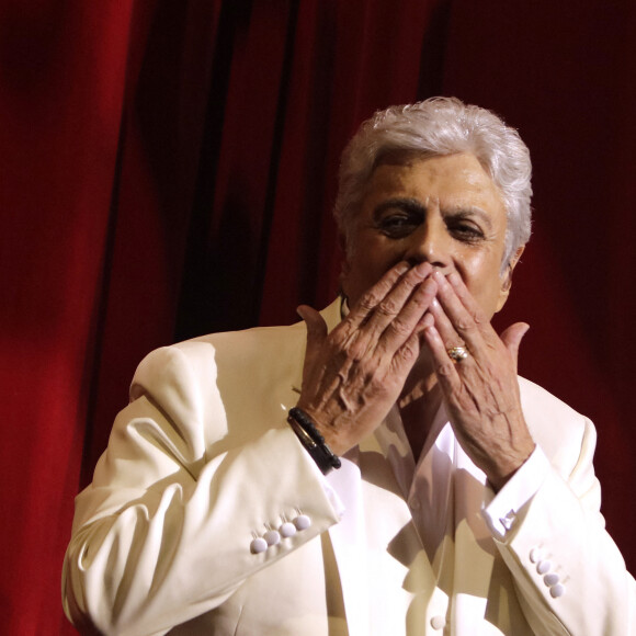 Enrico Macias en concert à l'Olympia à l'occasion de ses 80 ans à Paris le 9 février 2019. © Cédric Perrin/Bestimage