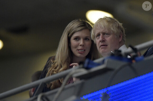 Boris Johnson (Premier ministre du Royaume-Uni) et sa femme Carrie Symonds, dans les tribunes lors de la finale de l'Euro2020 "Angleterre - Italie (1-1 / tab 2-3)" au Stade de Wembley à Londres, le 11 juillet 2021.