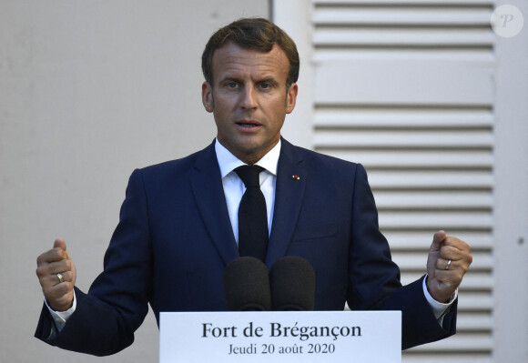 Le Président Emmanuel Macron - Conférence de presse au Fort de Brégançon, à Bormes-les-Mimosas, dans le sud-est de la France, le 20 août 2020. © Christophe Simon / Pool / Bestimage