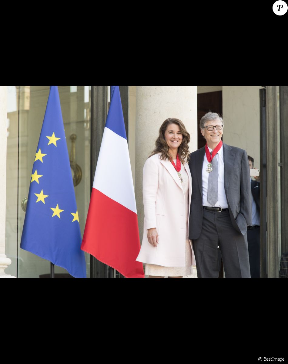 Bill Gates et sa femme Melinda sont reçus à l'Elysée pour être décorés de la plus haute distinction, l'insigne de Commandeur de la Légion d'Honneur.