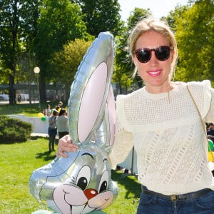 Agathe Lecaron participe à la chasse aux oeufs organisée par le Comité du Faubourg Saint-Honoré à Paris, le 12 avril 2017. © Guirec Coadic/Bestimage 