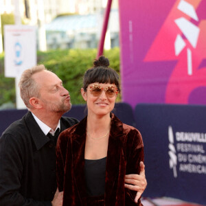 Benoît Poelvoorde et Vimala Pons à la première de "Comment je suis devenu un super-héros" lors de la clôture du 46ème Festival du Cinéma Américain de Deauville, le 12 septembre 2020. © Rachid Bellak/Bestimage 