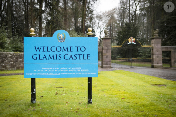 L'entrée du château de Glamis, où réside Simon Bowes Lyon, comte de Strathmore, le cousin de la reine Elizabeth II, en Ecosse.