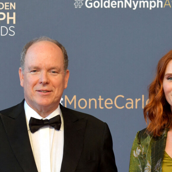 Amandine Petit (Miss France 2021), le prince Albert II de Monaco, Audrey Fleurot et Sylvie Tellier lors du photocall de la cérémonie des Nymphes d'Or du 60ème festival de télévision de Monte Carlo au Grimaldi Forum à Monaco le 22 juin 2021. © Bruno Bebert / Bestimage 