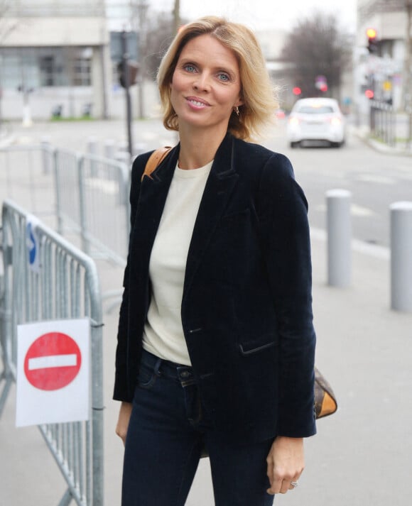 Sylvie Tellier quitte les studios de RMC à Paris le 11 janvier 2021. 