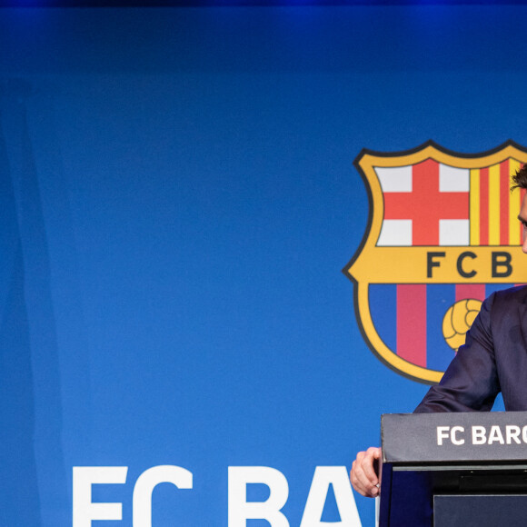 Lionel Messi annonce son départ du FC Barcelone lors d'une conférence de presse au Camp Nou. Barcelone, le 8 août 2021. © Marc Gonzalez Aloma/AFP7 via Zuma Press/Bestimage