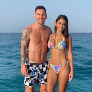 Lionel Messi et son épouse Antonela Roccuzzo en vacances. Juillet 2021.