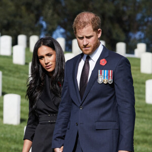 Le prince Harry et Meghan Markle au cimetière national de Los Angeles le 8 novembre 2020. Photo by Lee Morgan/PA Photos