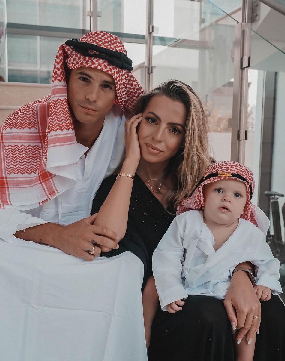 Hillary (Mamans & Célèbres) révèle que son fils Milo s'est blessé en vacances à Mykonos.