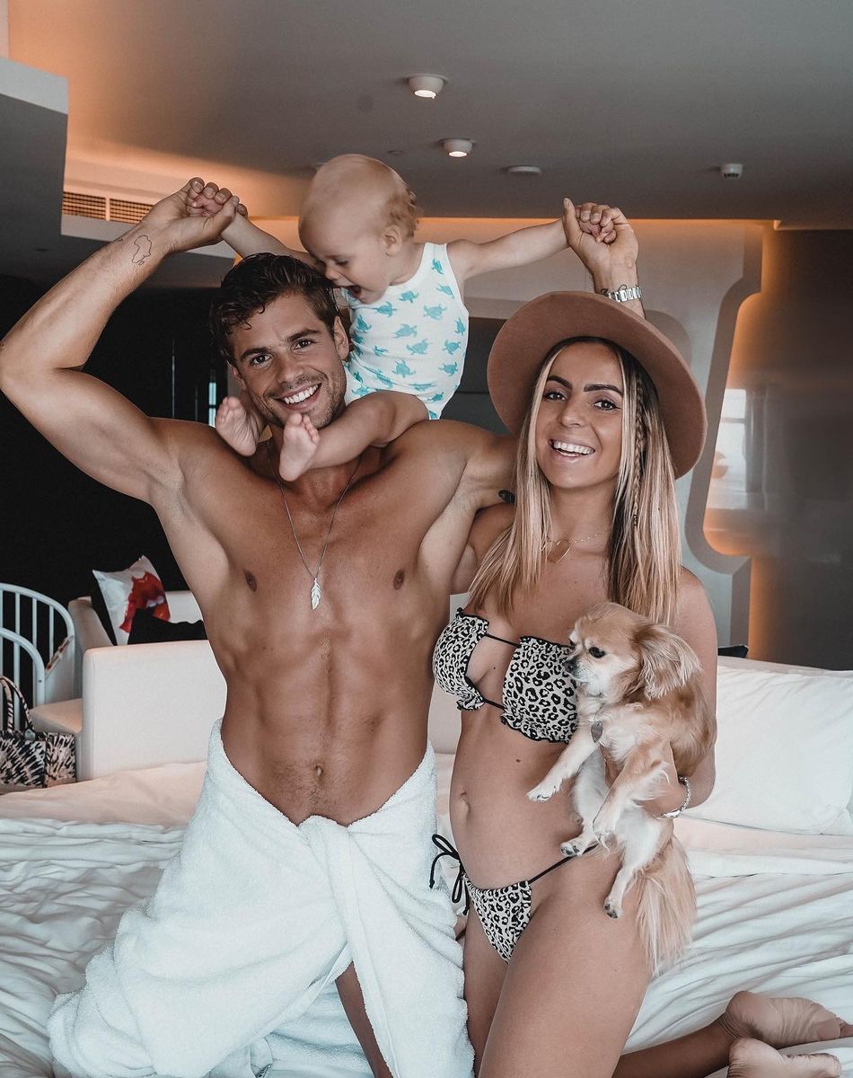 Hillary (Mamans & Célèbres) révèle que son fils Milo s'est blessé en vacances à Mykonos.