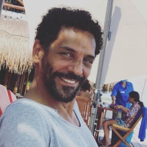 Tomer Sisley a fêté son anniversaire le 14 août et sa femme Sandra a partagé des photos inédites pour l'occasion.
