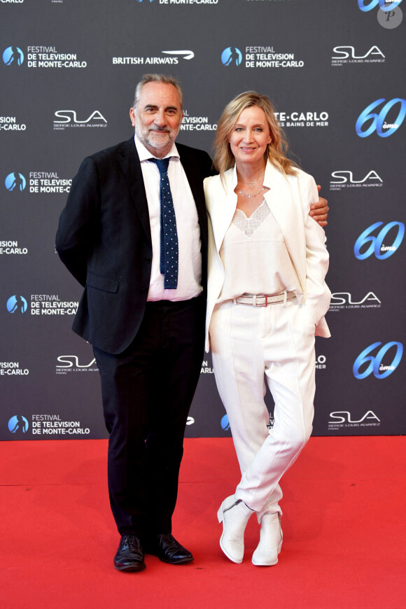 Antoine Duléry et Catherine Marchal lors de la soirée d'ouverture du 60ème Festival de Télévision de Monte-Carlo au Grimaldi Forum à Monaco, le 18 juin 2021. © Bruno Bébert/Bestimage